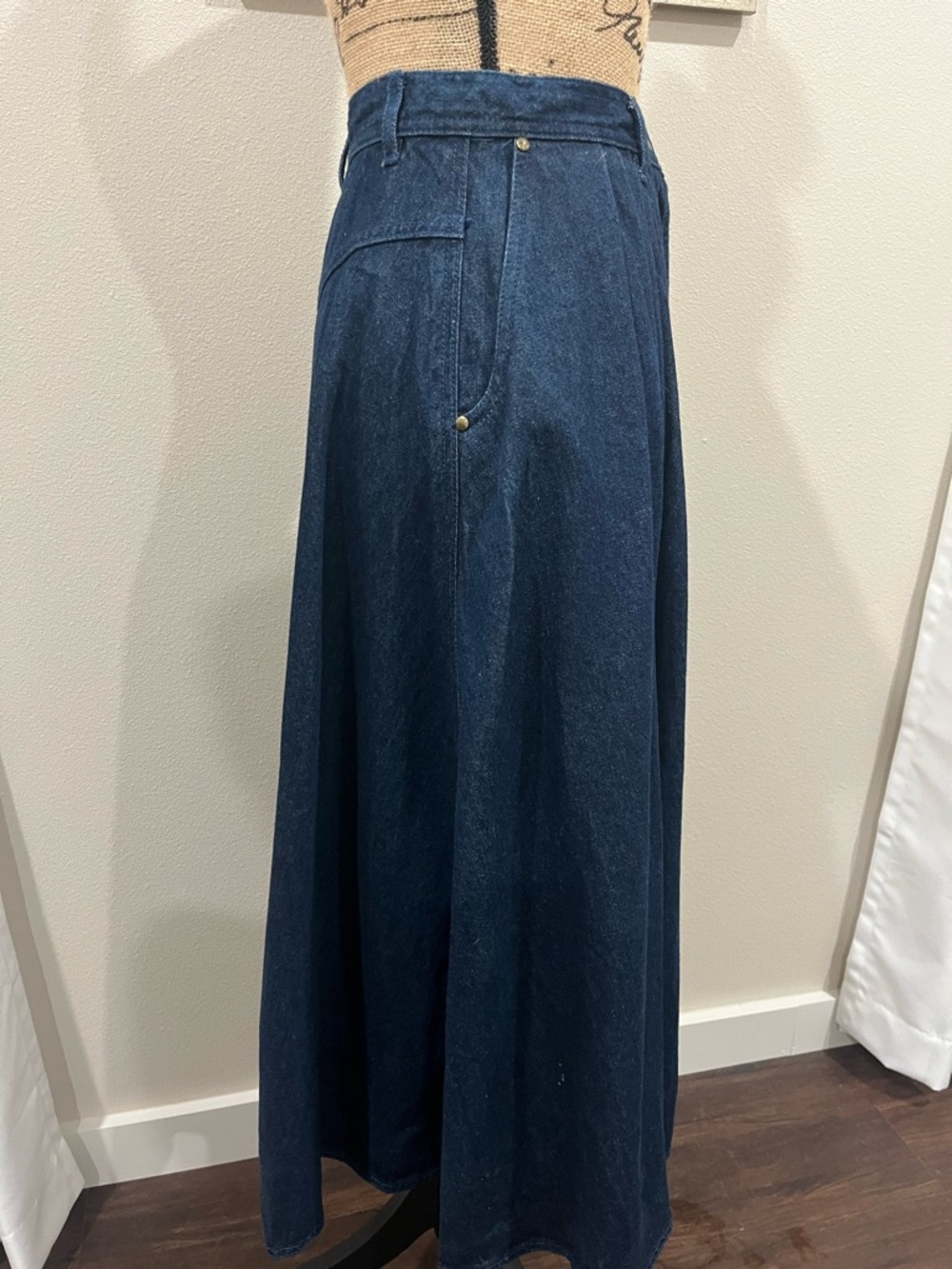 Vintage 80s Gloria Vanderbilt Dark Washed Denim Pleated Long Skirt Sz 8 Med - Picture 4 of 12